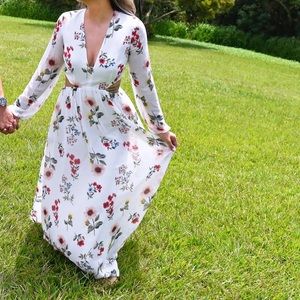Forever 21 Dresses - Forever 21 Floral Maxi Dress Forever 21 Dresses - Forever 21 Floral Maxi Dress